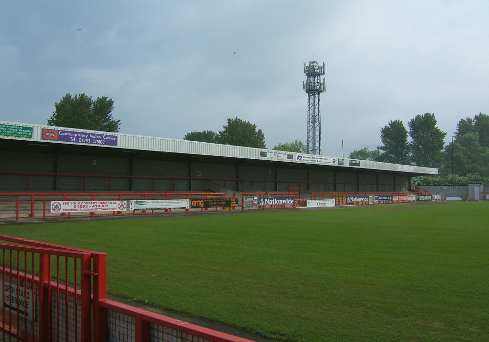 Broadfield_Stadium_-_North_stand